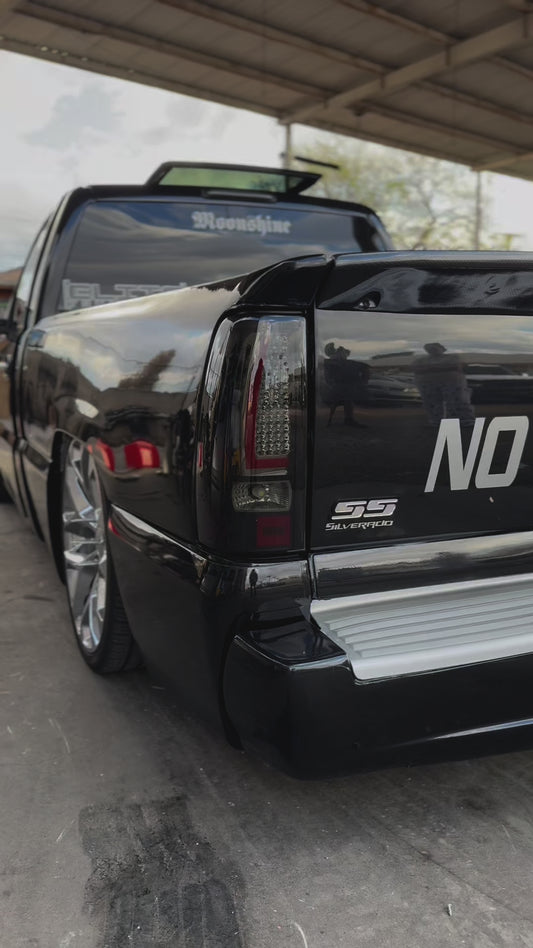 1999-2006 Chevy Silverado / GMC Sierra custom
START-UP SEQUENCE LED tail lamps