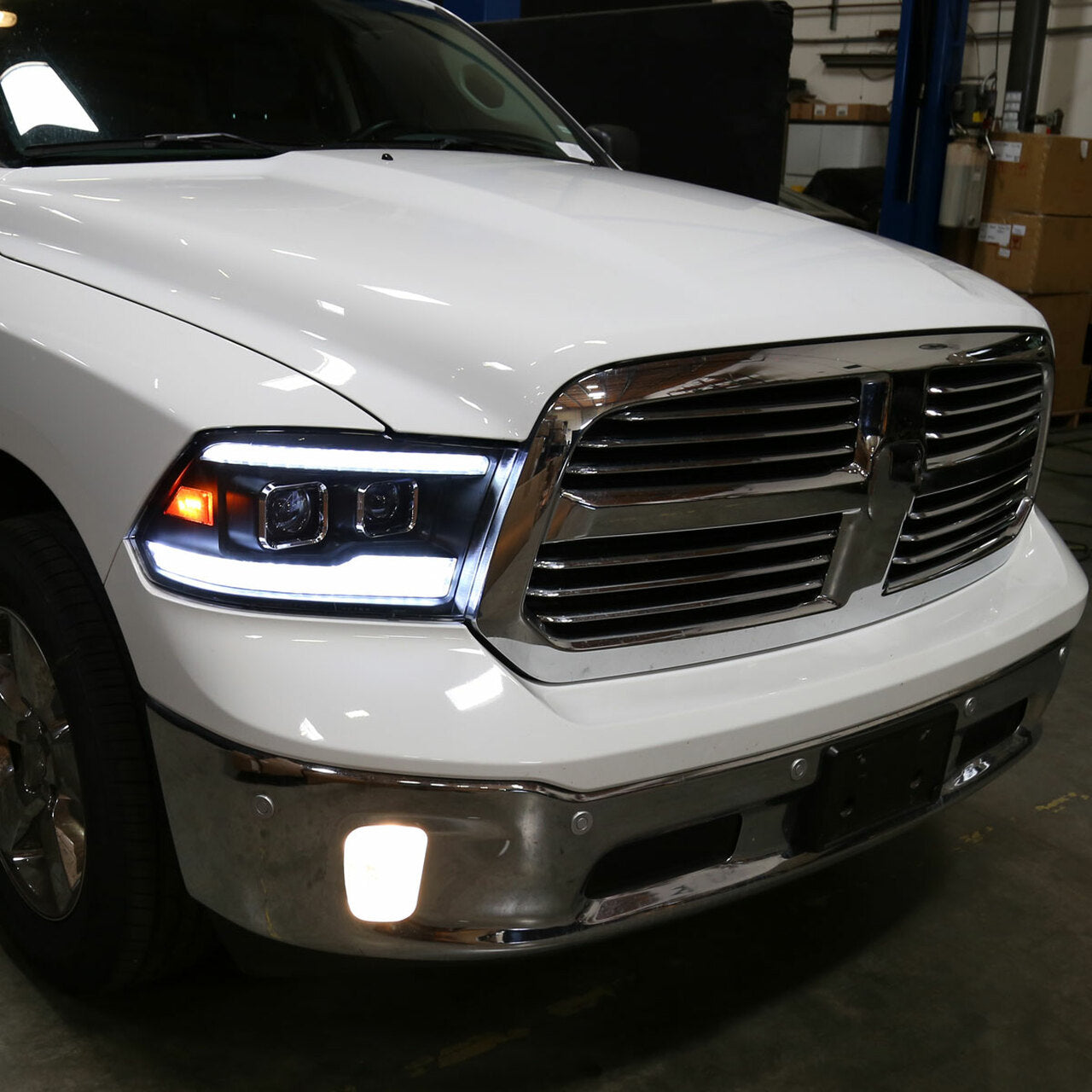 2009-2018 Dodge RAM 1500 / 2019-2021 RAM Classic / 2010-2018 RAM 2500 3500 Switchback Sequential Projector Headlights